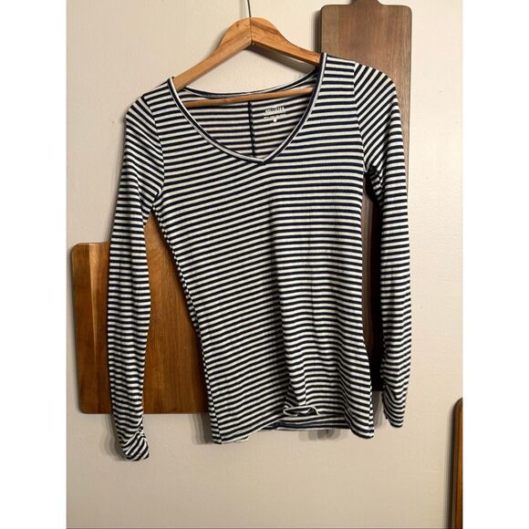 Hollister cotton white navy stripe t-shirt size Small - Picture 1 of 4